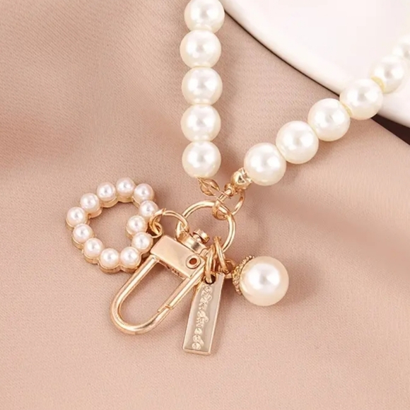 Beaded Heart Wrislet Charm - Picture 2 of 4